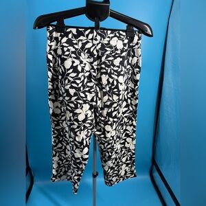 Black and White Floral Capri Pants size 10 Ralph Lauren Women Casual Hawaiian
